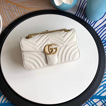 Modishbags Marmont matelassé shoulder bag in White 443497