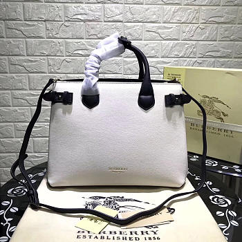 	Modishbags Classic Leather Tote Bag With White