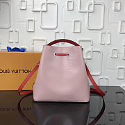 Louis Vuitton Lockme Bucket EPI Leather in Pink - 4