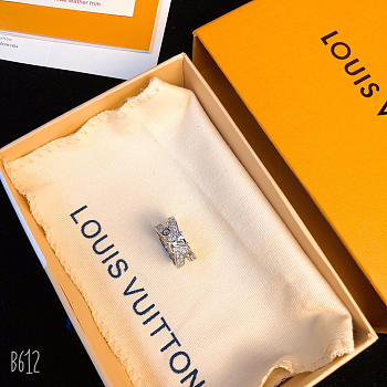 Louis Vuitton Classic Letter Ring