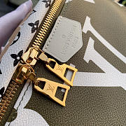 LV original BUMBAG pocket M44611 Green and khaki - 4