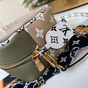 LV  Jelly bag  - 4