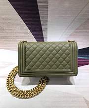 Chanel boy bag Green with Gold hardware - 3