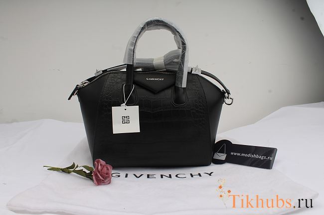 Givenchy ANTIGONA handbag in Crocodile pattern - 1