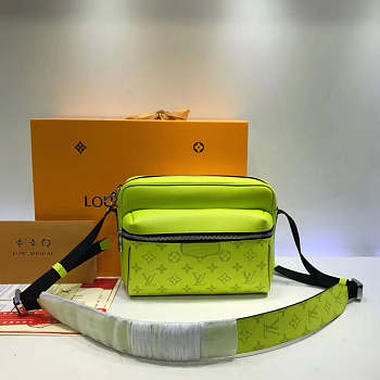 LV belt bag Green