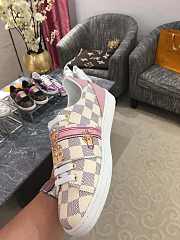 LV sneaker white with pink - 3