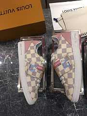 LV sneaker white with pink - 2