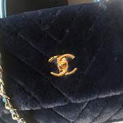 Chanel handbag in dark blue with fur - 2