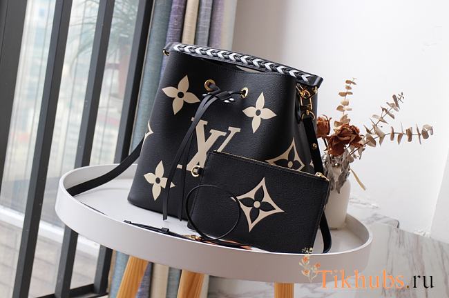 LV Crafty NeoNoe MM Black 26cm M56888 Size 26x26x17.5 cm - 1