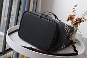 LV Crafty NeoNoe MM Black 26cm M56888 Size 26x26x17.5 cm - 2