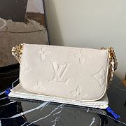 Multi Pochette Accessoires Giant Monogram Creme Leather M80447 Size 25x14.5x4.5 - 3