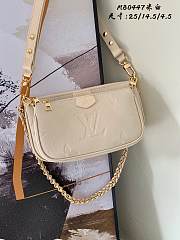 Multi Pochette Accessoires Giant Monogram Creme Leather M80447 Size 25x14.5x4.5 - 6