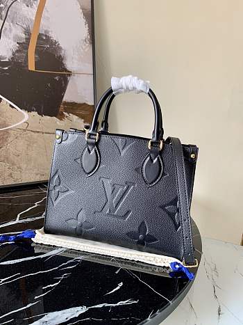 LV-ONTHEGO Small Shopping Bag Black M45653 Size 25x19x11.5 cm