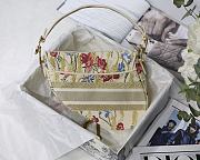 Dior-Classic Embroidery Hibiscus M9001 Size 25.5x20x6.5 cm - 2