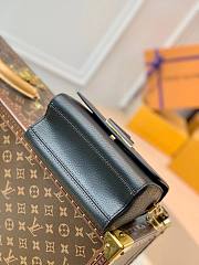 LV TWIST MM Small Handbag Black M58688 Size 18x13x8 cm - 6