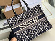 DIOR BOOK TOTE SMALL Blue Dior Oblique Embroidery M1296ZRIW_M928 Size 36.5x28x17.5 cm - 6