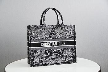 Dior Tote Book Around the World Black 1286 Size 41.5x34.5x16 cm