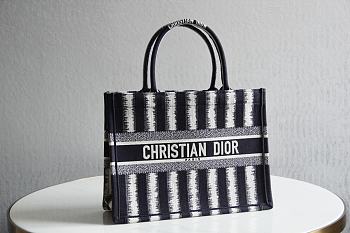 Dior Tote Book White Black 1286 Size 36.5x28x16 cm