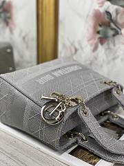 Dior Medium Lady D-Lite Handbag Gray Gold Buckle M0565 Size 24x20x11 cm - 3