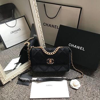 Chanel Latest Small Flap Bag Classic Black AS1160 Size 16x26x9cm