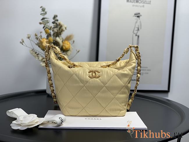 Chanel Crumpled Lambskin Mini Hobo Bag Yellow Size 15x12.5x18 Cm - 1