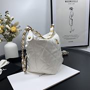 Chanel Crumpled Lambskin Mini Hobo Bag White Size 15x12.5x18 Cm - 5