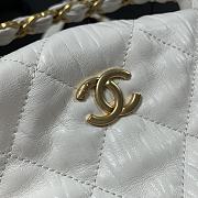 Chanel Crumpled Lambskin Mini Hobo Bag White Size 15x12.5x18 Cm - 2