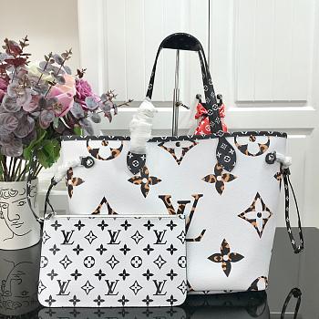 LV NEVERFULL Medium White Big Letters M41177 Size 32x29x17 cm