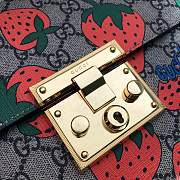 GUCCI Padlock Medium Gg Shoulder Bag Strawberry 409486 Size 30 x 19 x 10 cm - 3