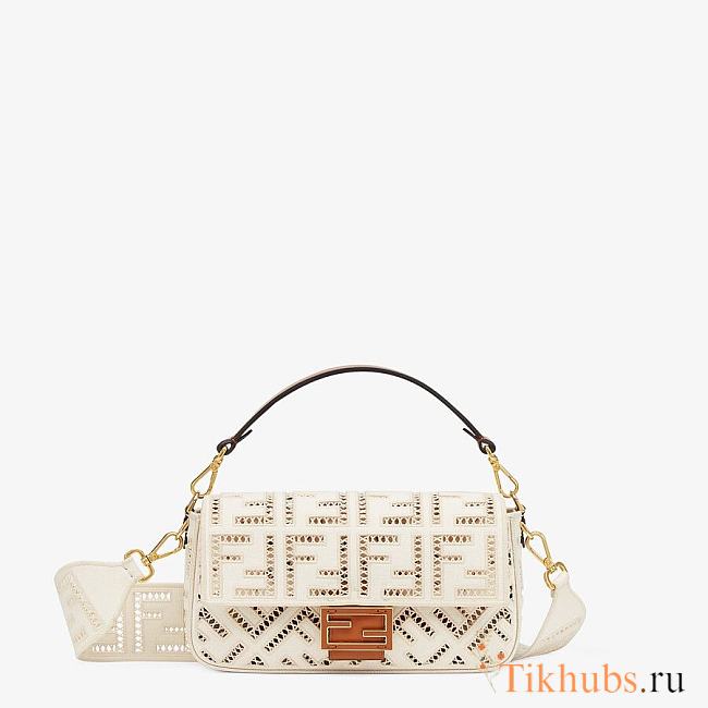 FENDI BAGUETTE White Canvas Bag With Embroidery White Size 27 - 1