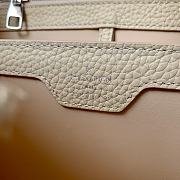 LV Capucines Medium Handbag Apricot M55910 Size 31.5 X 20 X 11 cm - 4