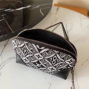 LV Denim Cosmetic Bag M69991 Size 19 x 12 x 6 cm - 2