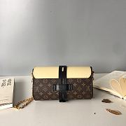 LV GLASSES CASE Handbag Beige M43524 Size 18.5 x 9.5 x 7.5 cm - 3