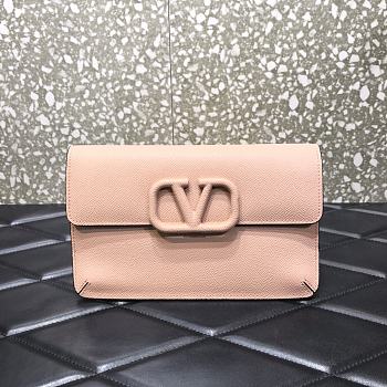 VALENTINO Garavani Logo Clutch Pink 065 Size 22 x 2.5 x 11 cm