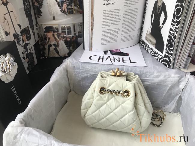 CHANEL Pull Rope Bag White AS1802 Size 20 x 17 x 10 cm - 1