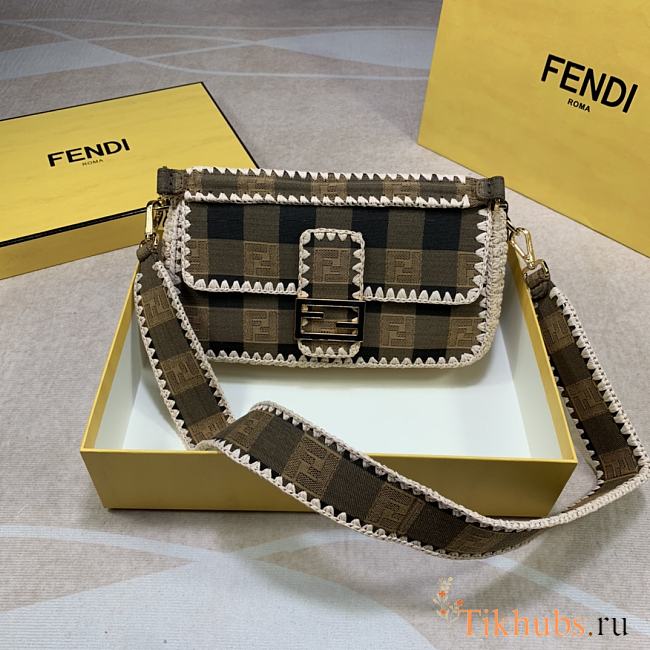 Fendi Baguette 2027 Size 26 x 15 x 6 cm - 1