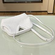 BV Triangle Bubble Bag White 44054 Size 24 × 16 × 8 cm - 3