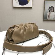 Bottega Veneta 20 New Cloud Bag Brown 6600 Size 31 x 12 x 16 cm - 5