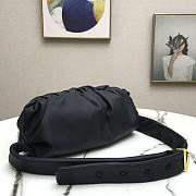 Bottega Veneta 20 New Cloud Bag Black 6600 Size 31 x 12 x 16 cm - 5