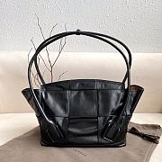 Bottega Veneta Medium Crossbow Bag Black 33 x 27 x 14 cm - 1