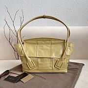 Bottega Veneta Medium Crossbow Bag Cream 33 x 27 x 14 cm - 4