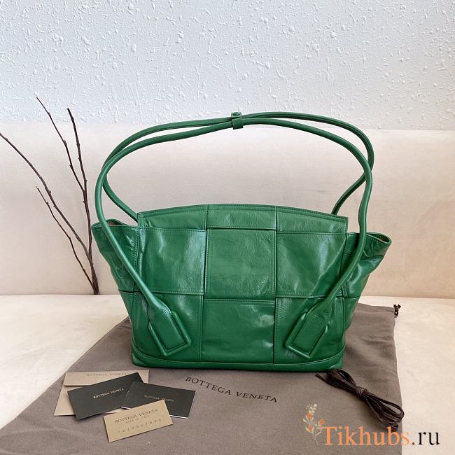 Bottega Veneta Medium Crossbow Bag Green 33 x 27 x 14 cm - 1