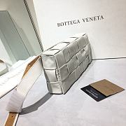 Bottega Veneta Rubik's Cube Woven Bag White 96005 Size 24 x 14 x 4 cm - 3