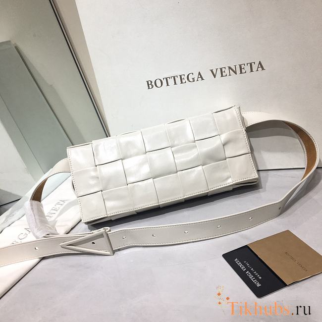 Bottega Veneta Rubik's Cube Woven Bag White 96005 Size 24 x 14 x 4 cm - 1