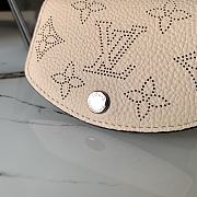 LV Iris XS Wallet Beige M69033 Size 9.8 x 7.8 x 1 cm - 2