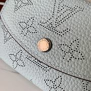 LV Louis Vuitton Anae Coin Purse Gradient Blue M64050 Size 12 x 8 x 1 cm - 4