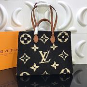 Louis Vuitton OnTheGo GM Tote Bag Monogram Teddy M55420 Size 41 x 34 x 19 cm - 1