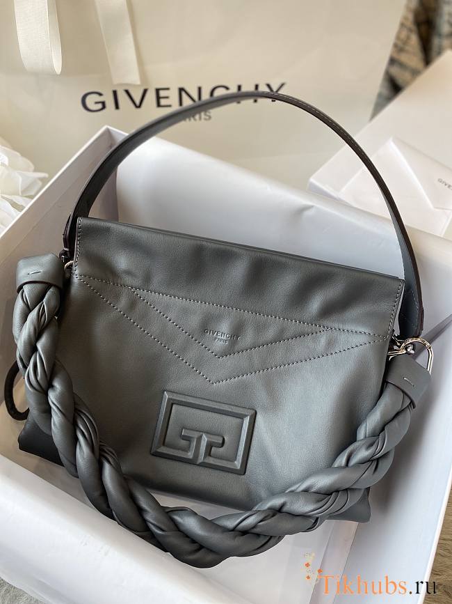 Givenchy G-Home Soft Big Bag Black 0210 Size 27 x 15 x 20 cm - 1