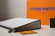 LV Pochette Voyage MM Monogram Eclipse in White M61692 Size 27 x 21 x 3 cm - 3