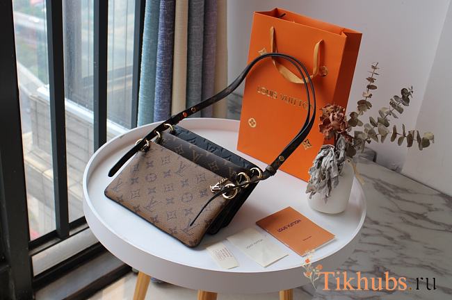 LV Prefall Pochette M57096 Size 22 x 12 x 1 cm - 1